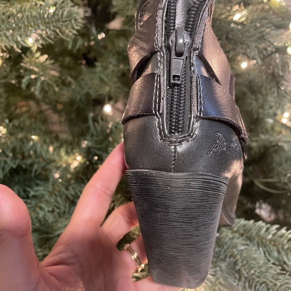 Blowfish booties - Picture 10 of 12